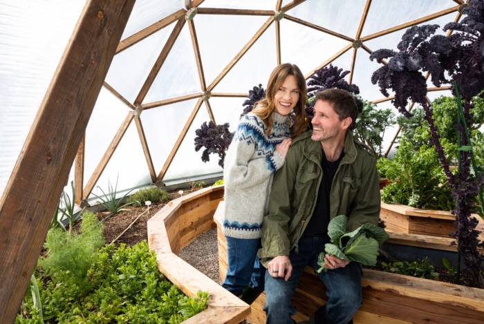 Hilary Swank and husband in 26' Growing Dome